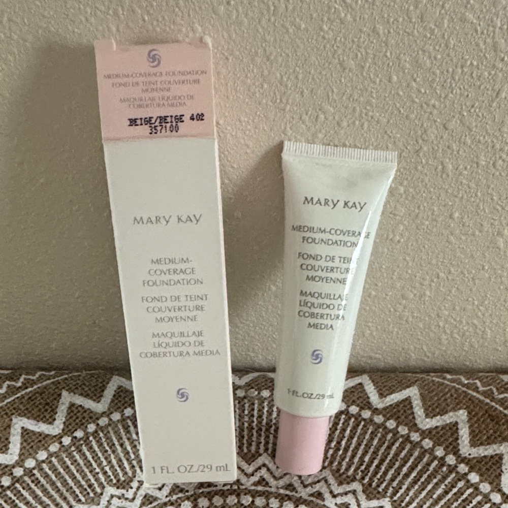 🆕 Mary Kay Medium-Coverage Foundation in Beige 402